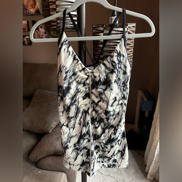 Lululemon Ink Blot Bra Tank (10) VGUC - Picture 5 of 5